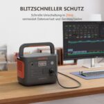 Jackery Powerstation 1000 v2 mit 2 * 100W Solarpanel, 1070Wh LiFePO4 Solargenerator, 1500W AC/100W USB-C Ausgang,1 Std. Schnellladung für Camping, Wohnmobil, Notfall – Bild 7
